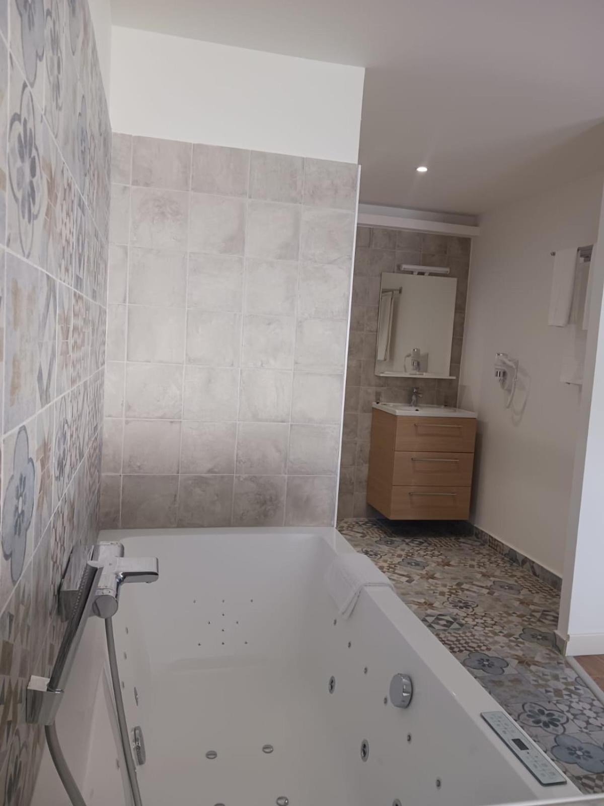 Cotinga Hotel Villars-les-Dombes Ngoại thất bức ảnh